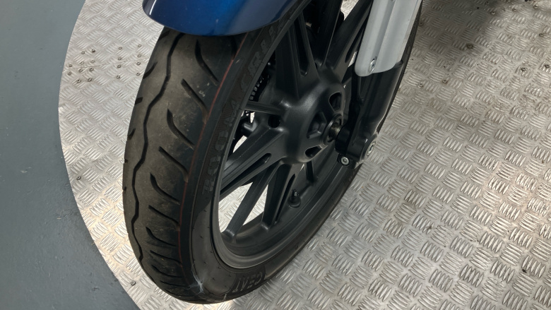 Royal Enfield Super Meteor 650 Top (23MY)